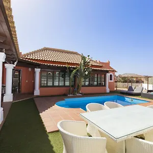 villa-corralejo-beach.in-canary-islands.com/