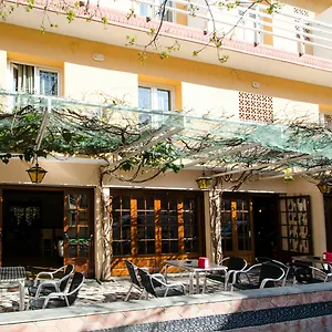 https://hostal-semaforo.catalonia-hotels.com
