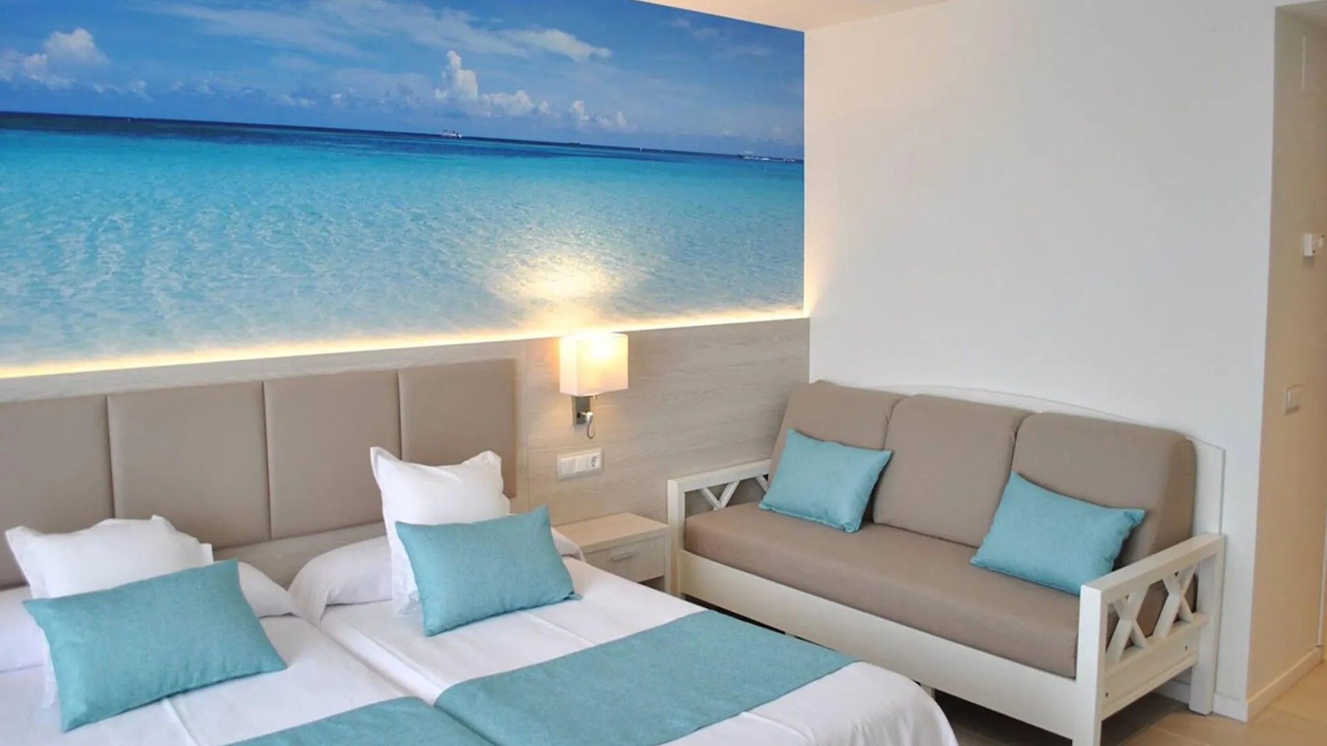 Aparthotel Y Hotel Paguera Beach Peguera 4*,