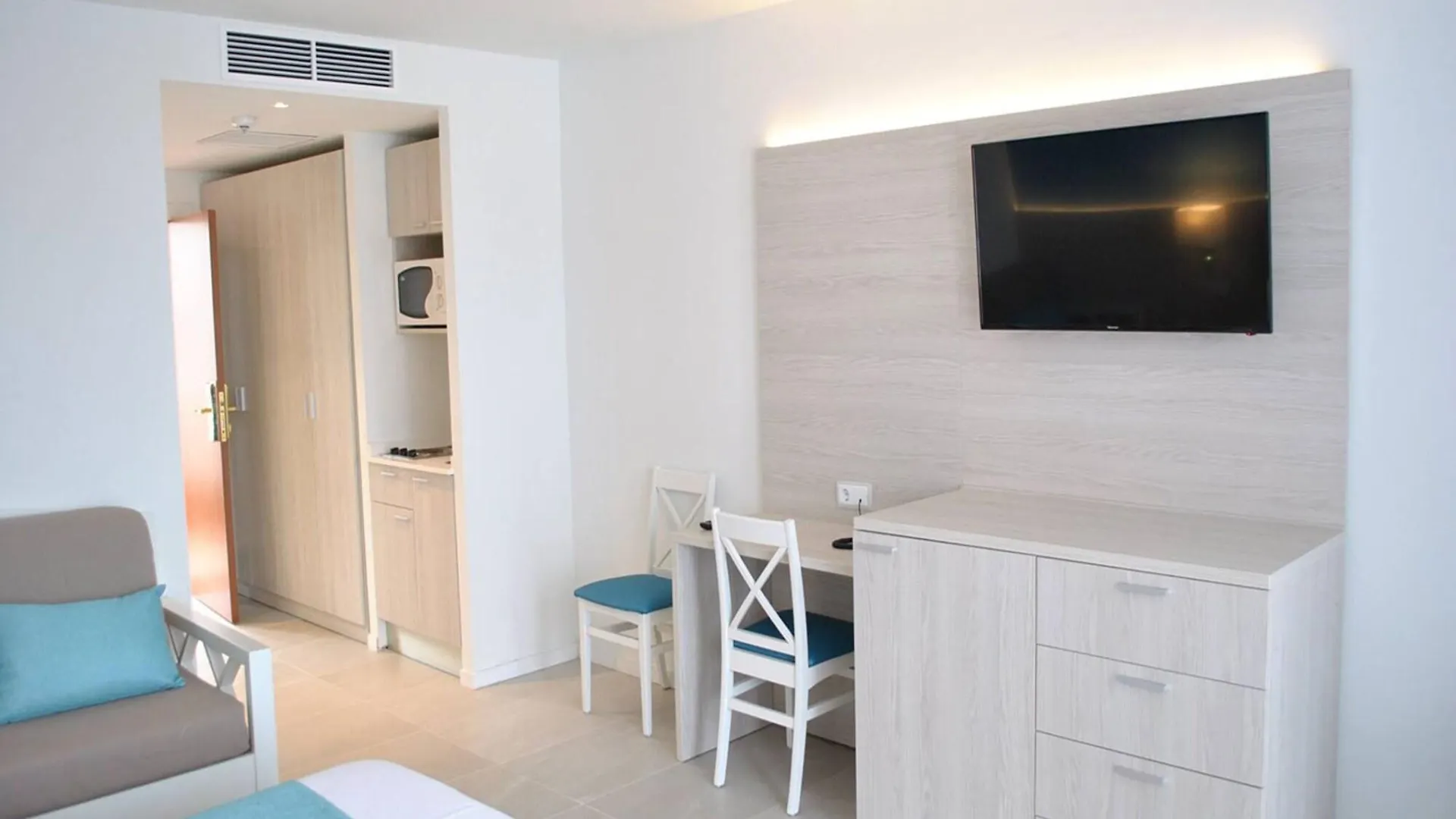 Aparthotel Y Hotel Paguera Beach Peguera Spain