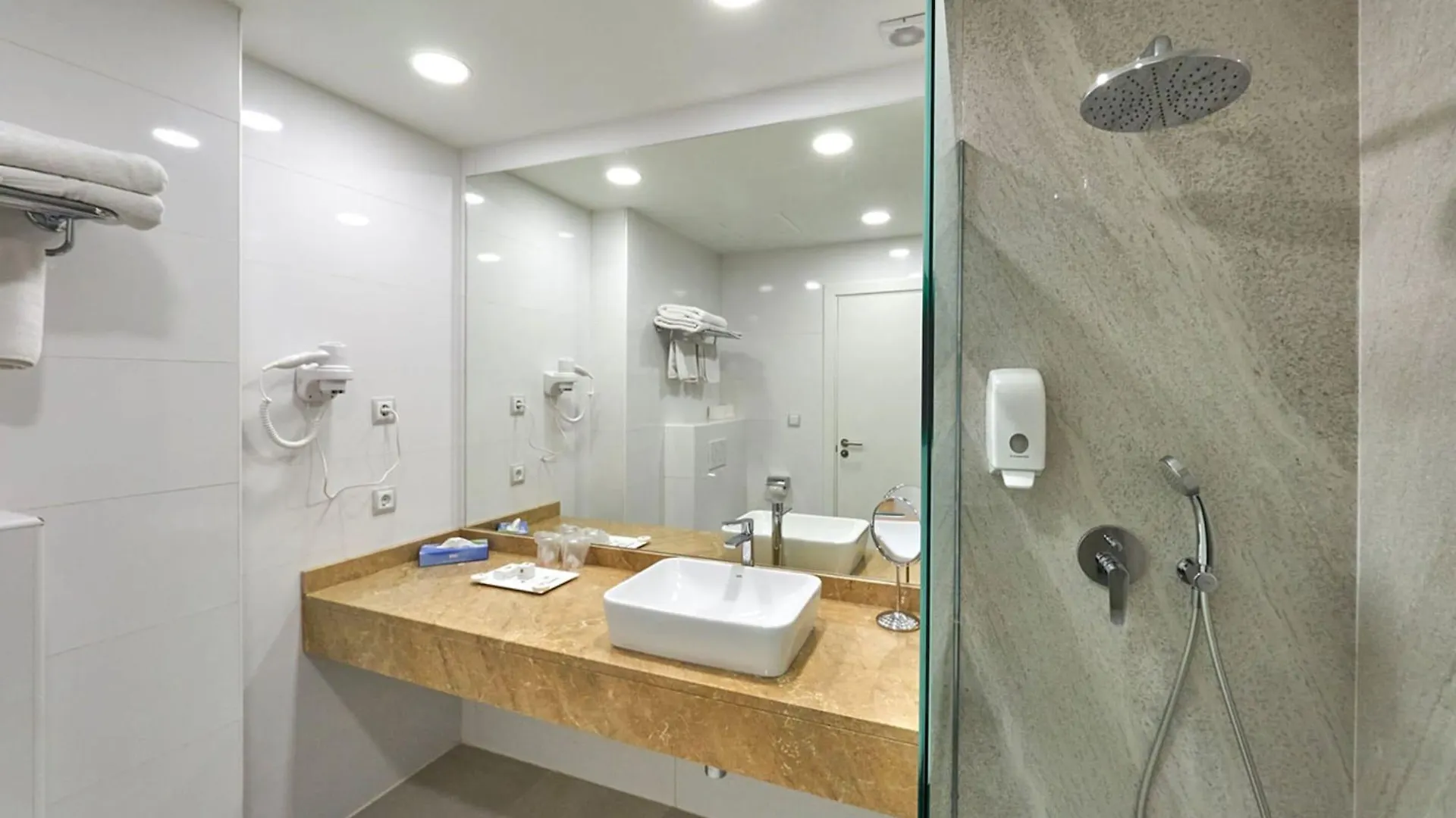 Aparthotel Y Hotel Paguera Beach Peguera Spain